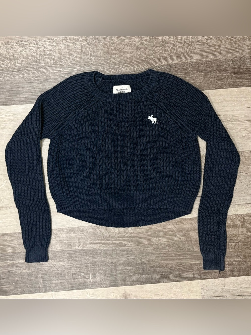 Size S Abercrombie & Fitch Navy Blue Chunky Ribbed Knit Cropped Sweater Moose